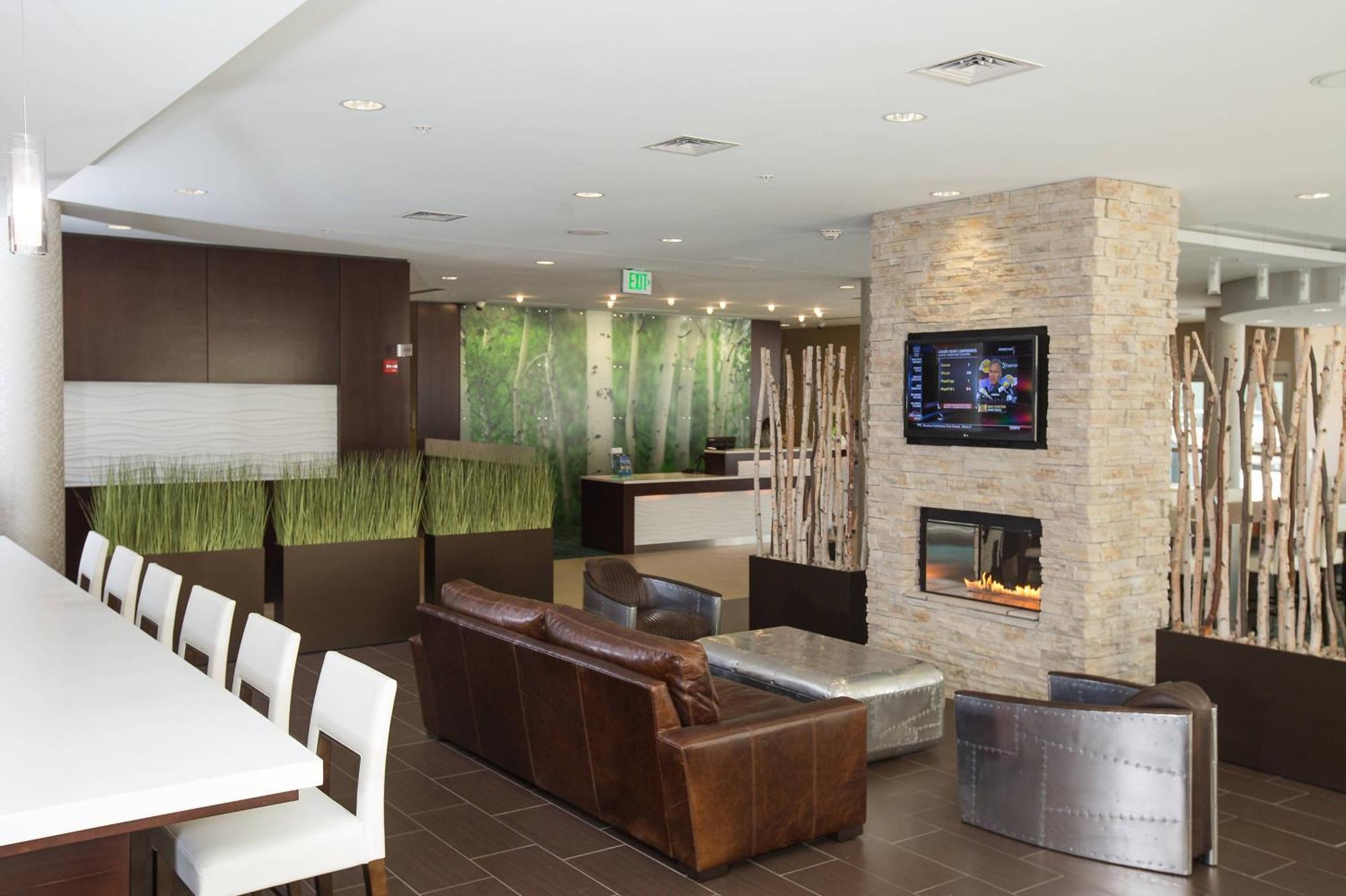 Springhill Suites By Marriott Bloomington Exterior foto